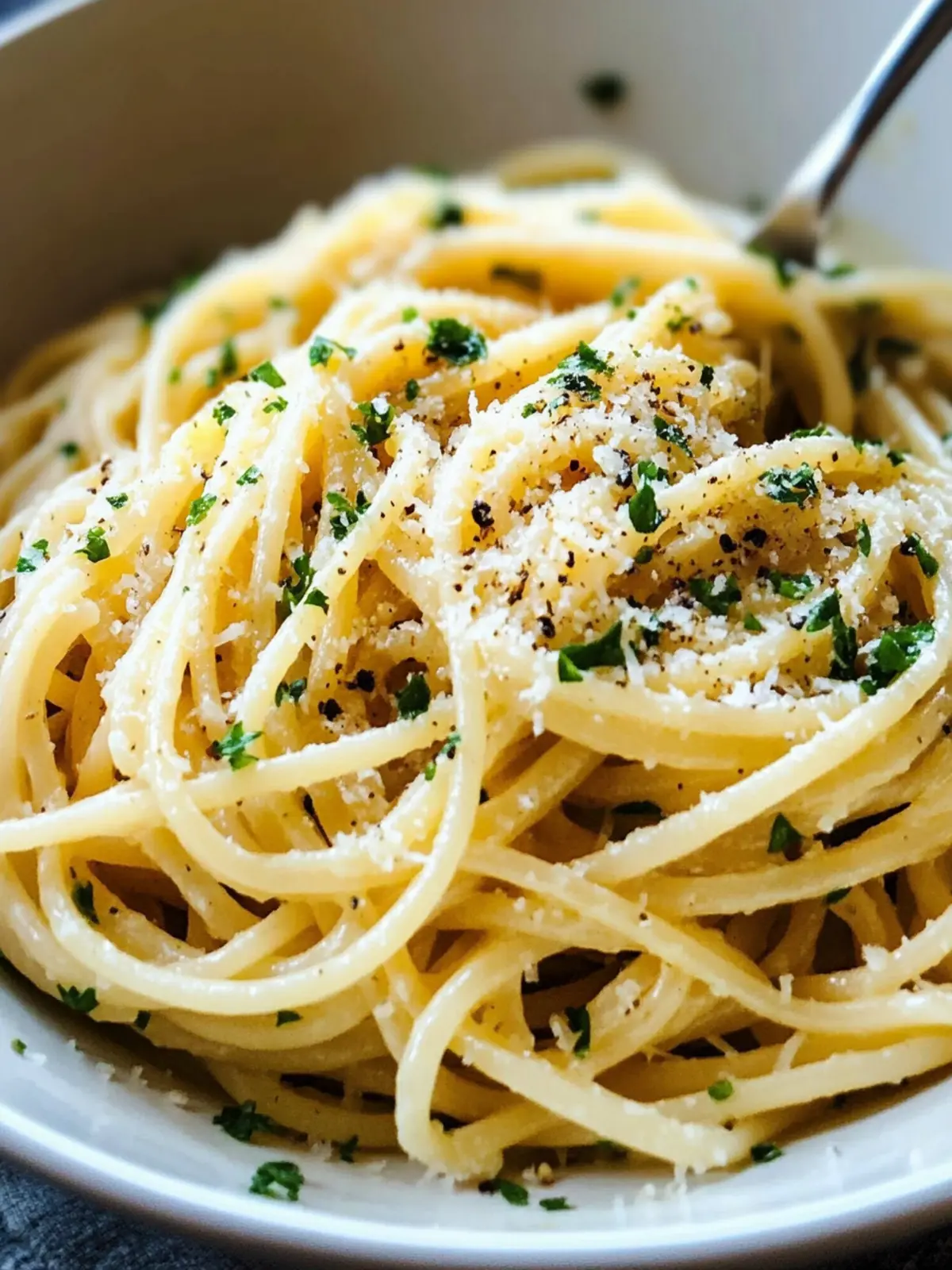 Italian Pasta with Garlic Olive Oil Sauce